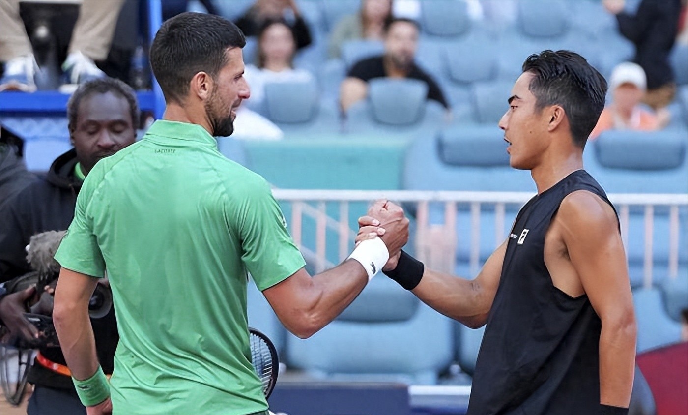 德约科维奇意外战胜中国队,爆冷引爆全场!热度持续攀升(德约科维奇温网最新战况)